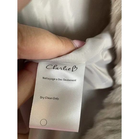 Charlie B Faux Fur Puffer Vest Chevron Zip Front GORGEOUS Super Soft Size M Med - Picture 6 of 7